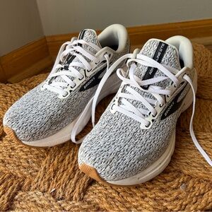 Brooks Adrenaline GTS 23 Women's Running Shoes Size 8